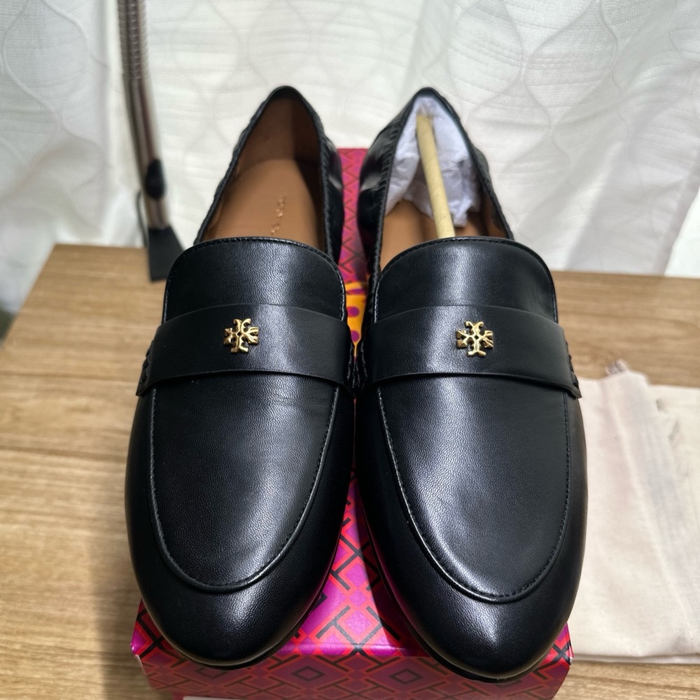 Tory Burch Perfect Black Patent Leather Ballet Loafer Womens Sz 8M (NWOB)$298
